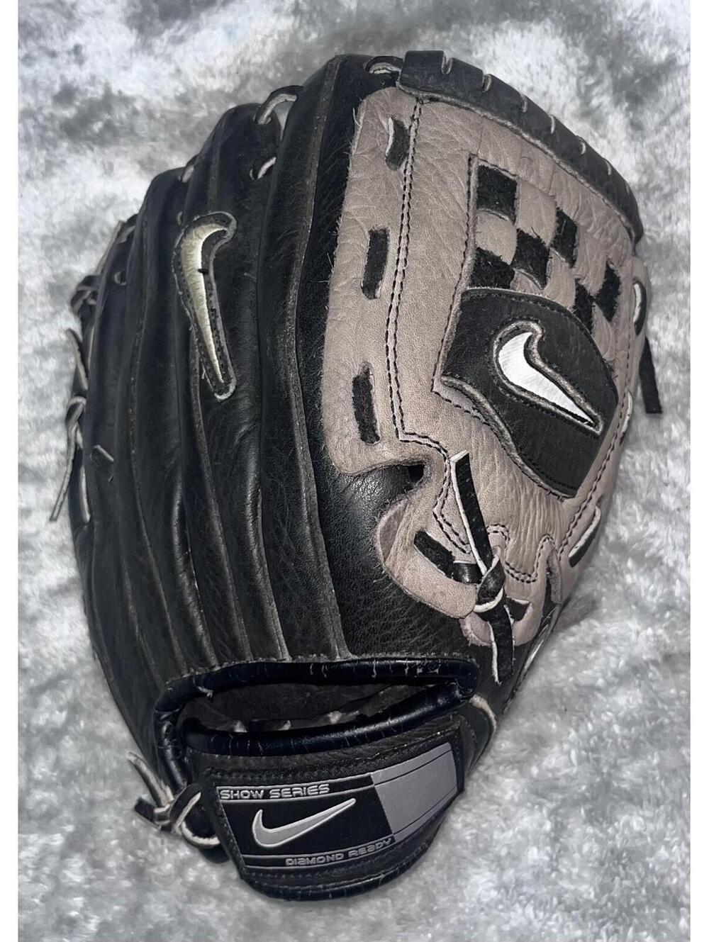 Nike Show Series Diamond Ready Dri Fit 1100 11.00” Right Handed Throwers Glove